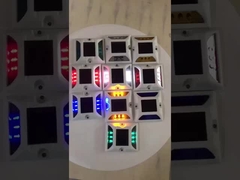 A104 40Ton Güneş Enerjisiyle Yön Çubukları Alüminyum Yüksek Görünürlük Yol İşareti Işığı